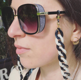 Black and white acrylic eyeglasses chain