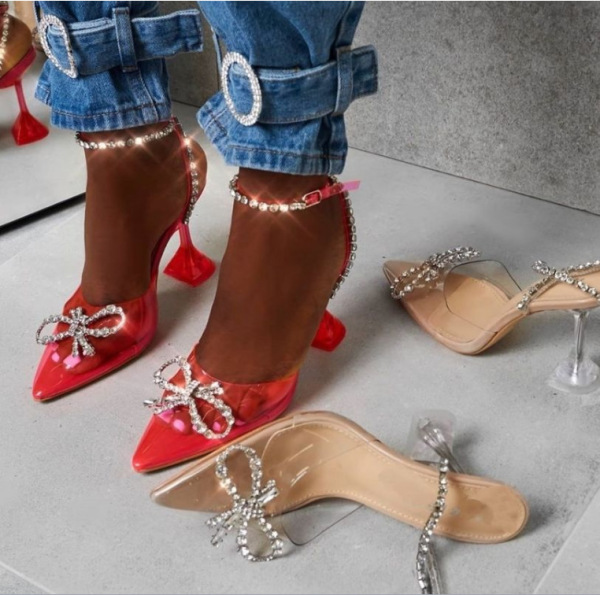 High heeled sandals with pointed transparent Rhinestone glass