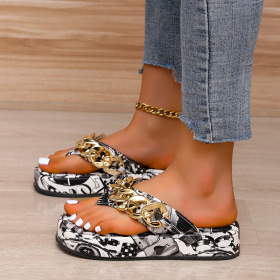 Thick sole, toe clip, herringbone sandals, metal chains, sandals