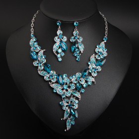 Jewelry set, crystal necklace, short clavicle