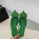 Low heel, pointed head, back trip strap, sandals