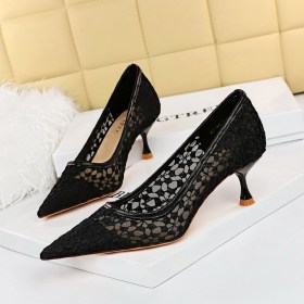 Thin heels, high heels, shallow mouth, pointed end, mesh hollowed out, lace single shoes