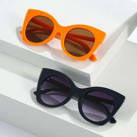 Large frame, sunglasses