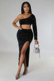 Hip wrap, medium length skirt, sloping collar, hollow long sleeves, high slit sequins, dress