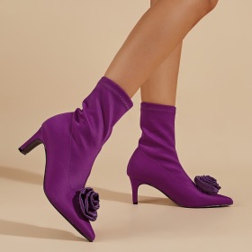 High heel, pointed toe, thin square heel, short stockings