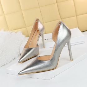 Thin heel, high heel, pointed toe, side hollow, patent leather, single shoe