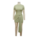 Round neck, solid color, short skirt pleats, hip skirt