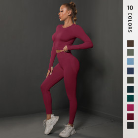 Seamless, knitted, pleated, yoga suit