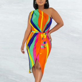 Oblique shoulder, color stripe printing, irregular, strapping dress