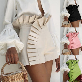 High waist shorts with beige pleated lace design