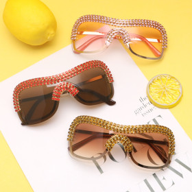 Diamond studded sunglasses Onepiece metal rimmed punk sunglasses