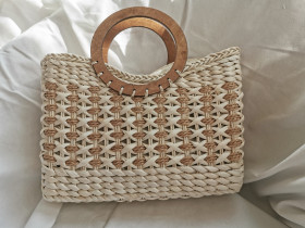 Straw woven handbag Corn skin handbag Round wooden handle woven bag