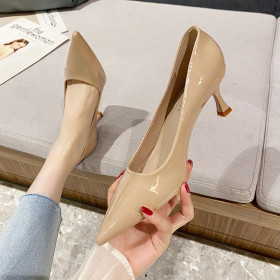 Pointed professional shoes
