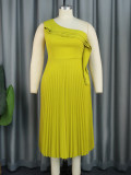 Single shoulder, single sleeve pleated skirt, layered dress
