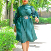 Long sleeved large petal pleated swaying dress without belt