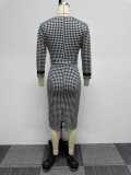 Printed stretch black and white plaid buttock wrap tight mid to long sleeved dress