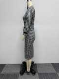 Printed stretch black and white plaid buttock wrap tight mid to long sleeved dress