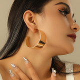 Gold Glossy C-shaped Earrings Luxurious and Niche Geometric Earrings