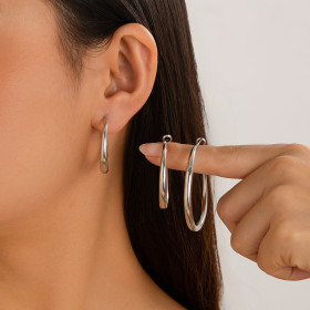 Metal Size Circular Ring Earing