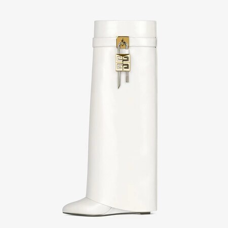 Lock Buckle Slope and Women's Boots with High Heels and Pointed Toes Wearing Women's Boots on One Foot