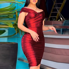 Red One Shoulder Pleated Tight Fitting Dress