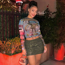 Round Neck Long Sleeved Tight Fitting Crop Top with Exposed Navel