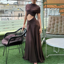 Sexy Navel-baring Hottie’s Butt-covering Pleated Long Skirt