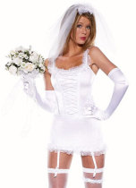 Lencería camisola blanca de novia con velo y guantes