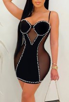 Mini vestido ajustado con correa con cuentas sexy y parche negro de verano
