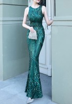 Sommergrünes Pailletten-ärmelloses Abendkleid der Meerjungfrau mit O-Ausschnitt