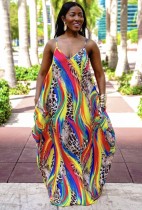 Lange maxi-jurk met luipaardprint in de zomer