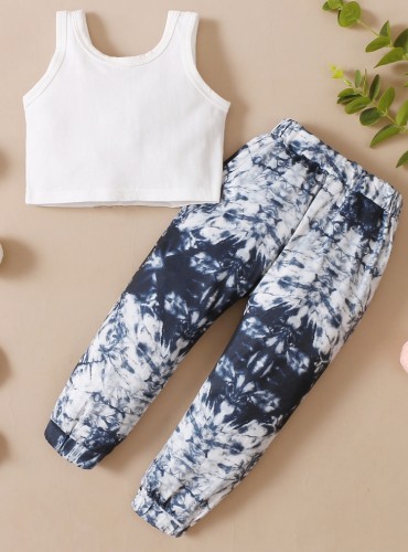 Conjunto de 2 piezas de camisa blanca de verano y pantalón con efecto tie dye para bebé niña
