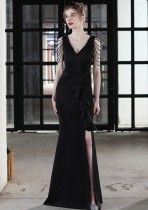 Sommer formales schwarzes Ketten-Schlitz-V-Ausschnitt-Abendkleid