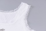 Chaleco básico acanalado con estampado de parche de encaje blanco de verano