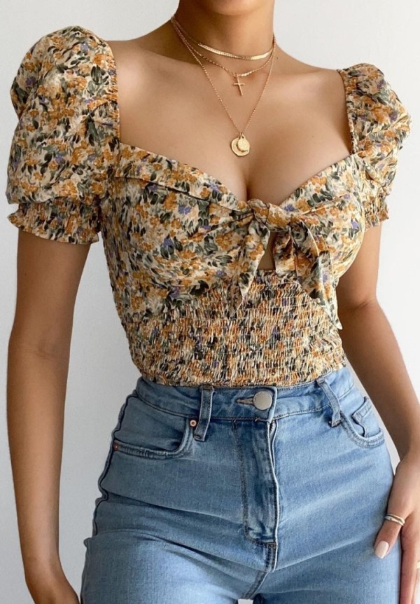 Summer Sexy Floral Sweetheart Kno Neck Blouse with Bubble Sleeve