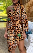 Vestido casual de un hombro irregular con cuello halter y estampado de leopardo de verano