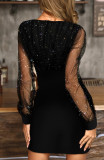 Vestido de festa formal de lantejoulas pretas com decote em V irregular