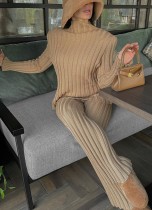 Haut et pantalon en tricot kaki élégant d'hiver
