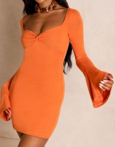 Mini vestido vintage cuadrado naranja de otoño con mangas largas