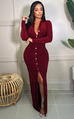 Robe longue d'hiver élégante à manches longues et à boutons rouges