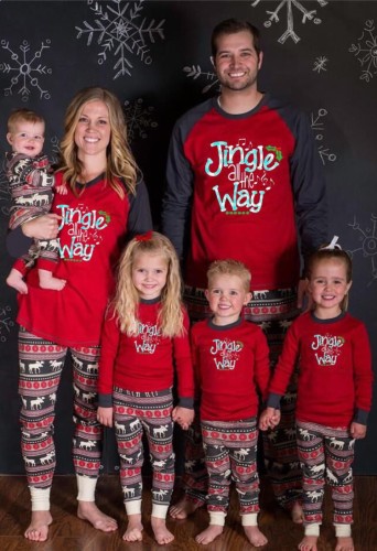 Noel Kadın Kırmızı Baskılı Uzun Kollu Üst Ve Baskılı Pantolon Pijama İki Parçalı Takım