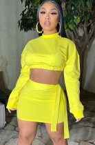 Invierno sexy amarillo cuello redondo manga larga recortada top y minifalda conjuntos de dos piezas al por mayor baratos