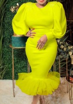 Vestido ajustado de malla de manga larga con abalorios de burbuja amarillo de invierno