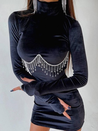 Vestido miniclube de gola alta com franja preta de veludo preto