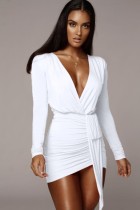 Mini abito da club a balze sexy bianco primaverile con scollo a V profondo