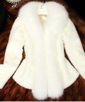 Cappotto slim a maniche lunghe con collo in pelliccia sintetica bianca invernale