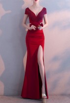 Vestido de noche de cóctel formal con abertura de manga corta con cuello en V y cuentas de diamantes de imitación rojos elegantes de primavera para mujer