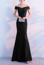 Женское летнее черное вечернее платье с открытыми плечами и высоким разрезом