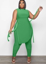 Conjunto de dos piezas de talla grande con camisa larga y pantalones con abertura lateral verde de verano para mujer