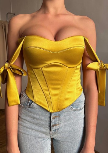 Summer sexy cetim amarelo sem ombro com blusa de manga curva
